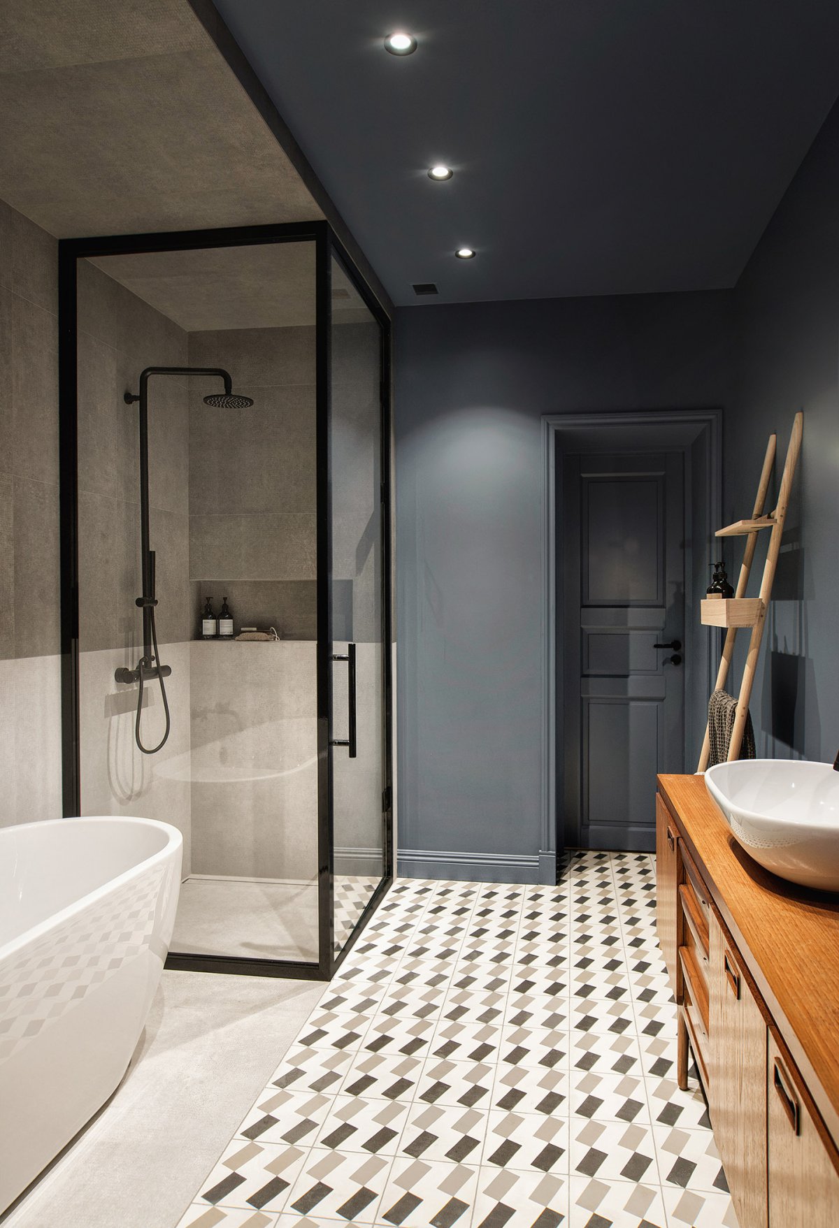 Стильная душевая комната