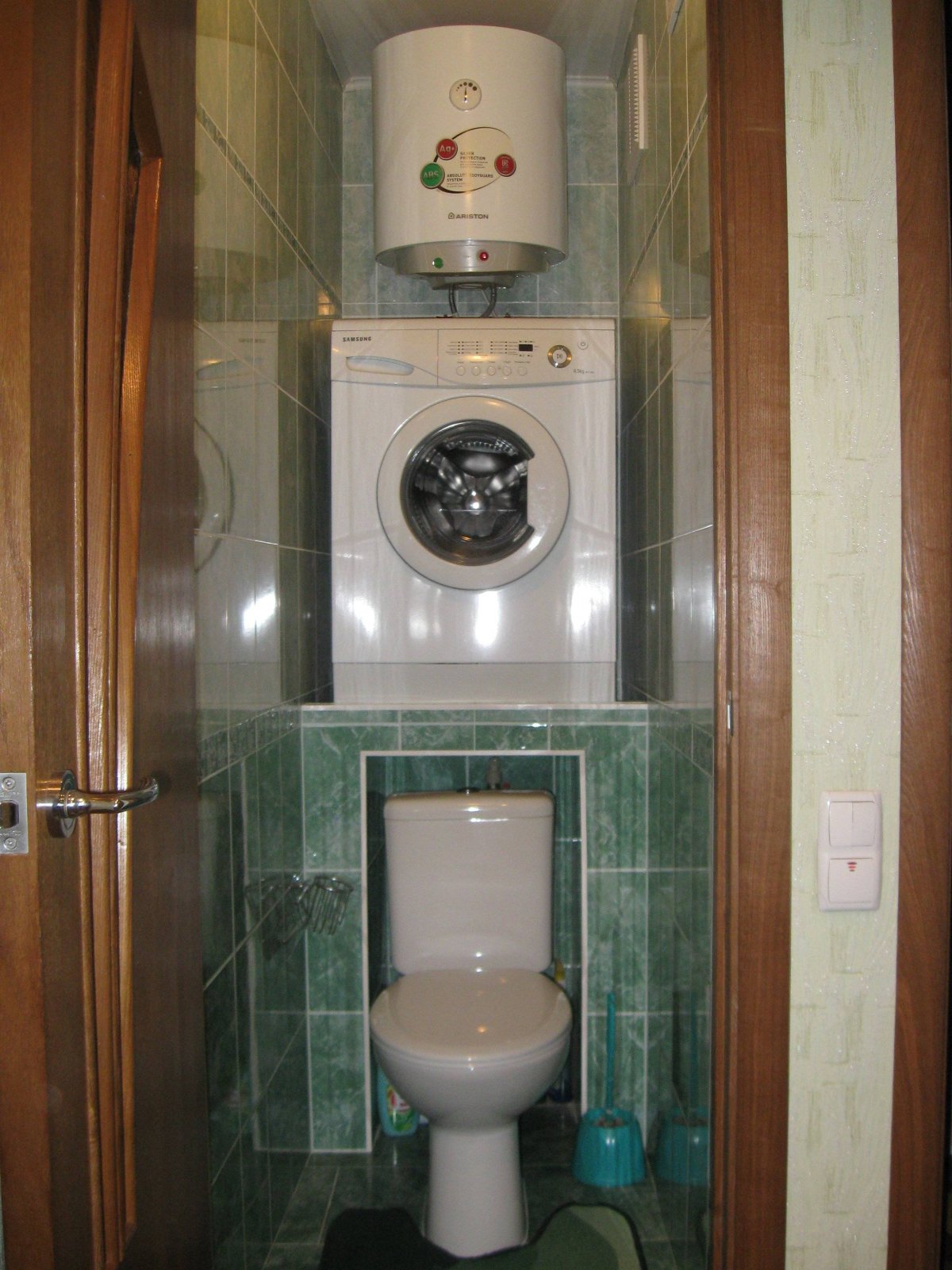 Стиральная машина в туалете