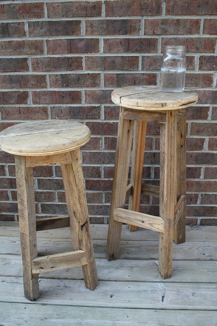 Табуретка деревянная