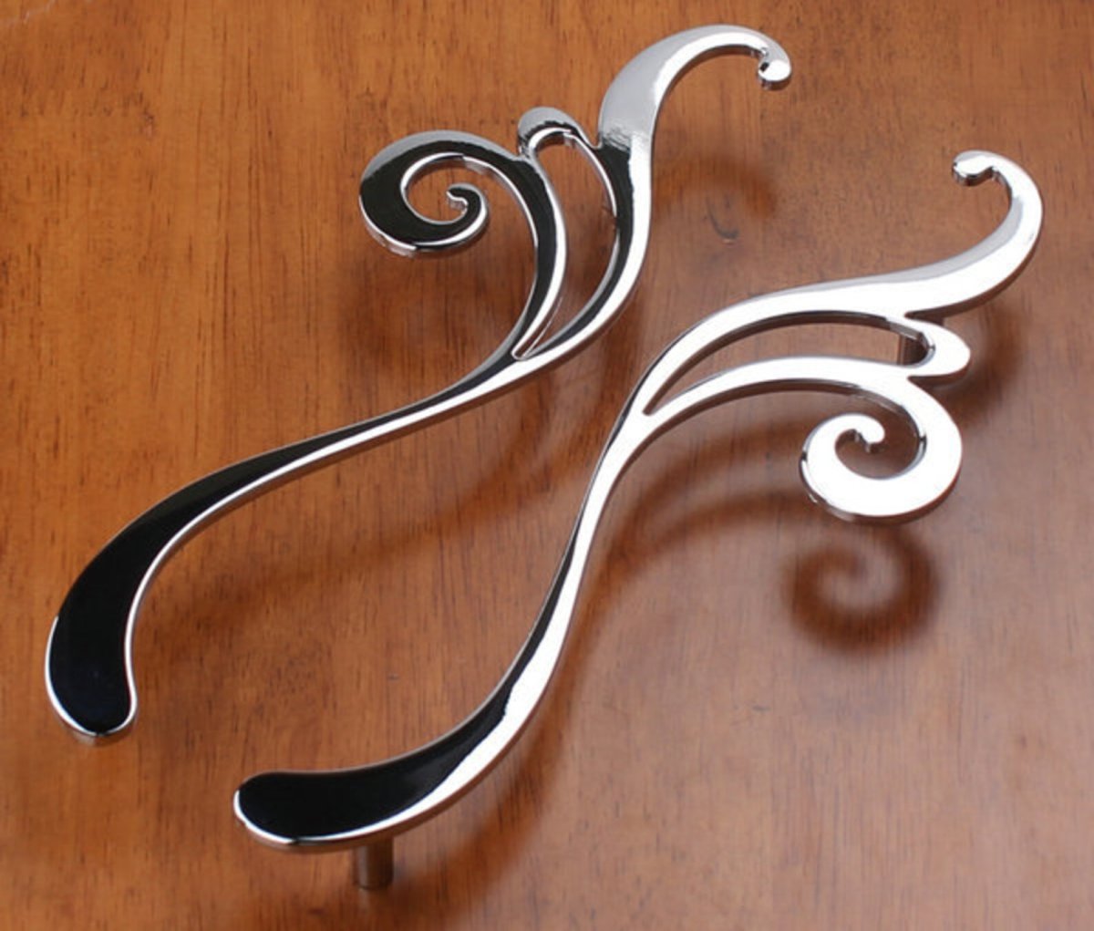 Ручка мебельная декоративная