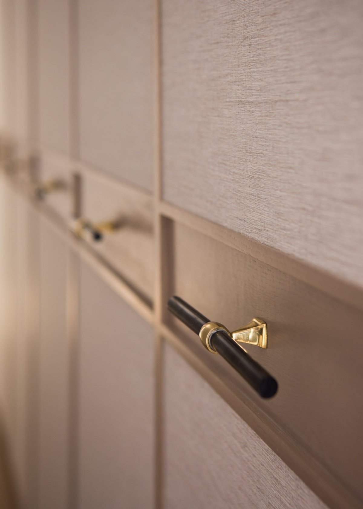 Плоские ручки для шкафа