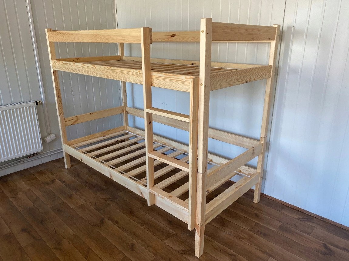 Кровать двухъярусная деревянная