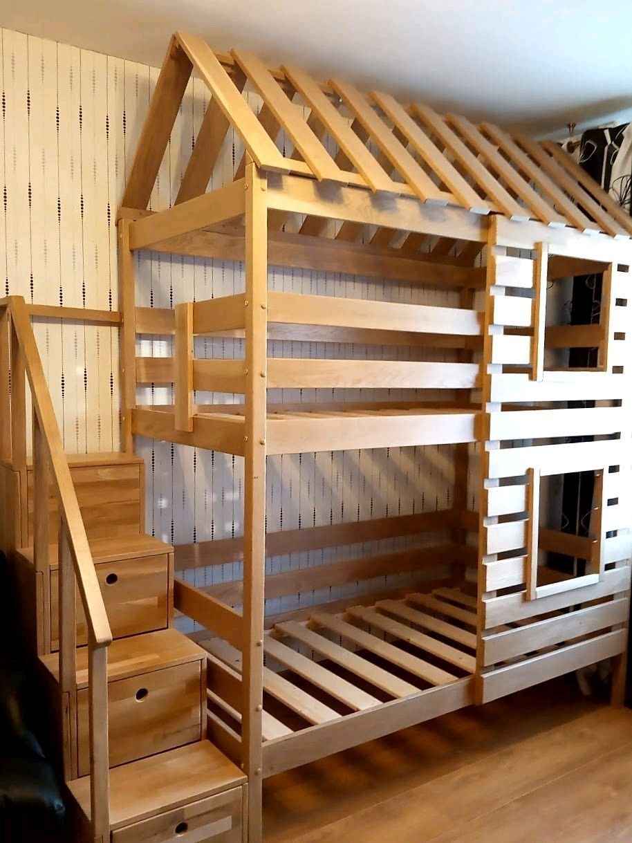 Двухъярусная кровать домик