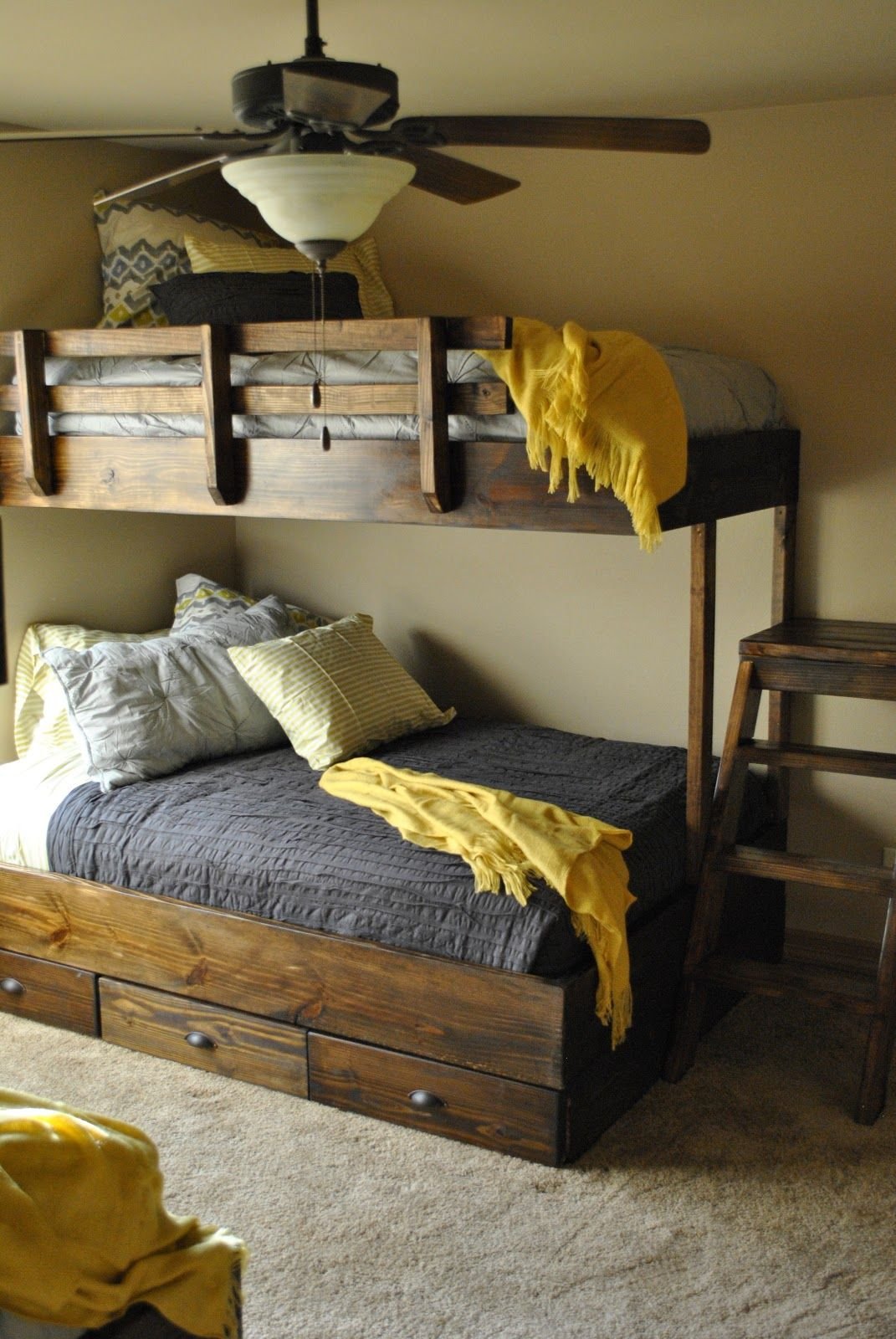 Двухъярусная кровать лофт