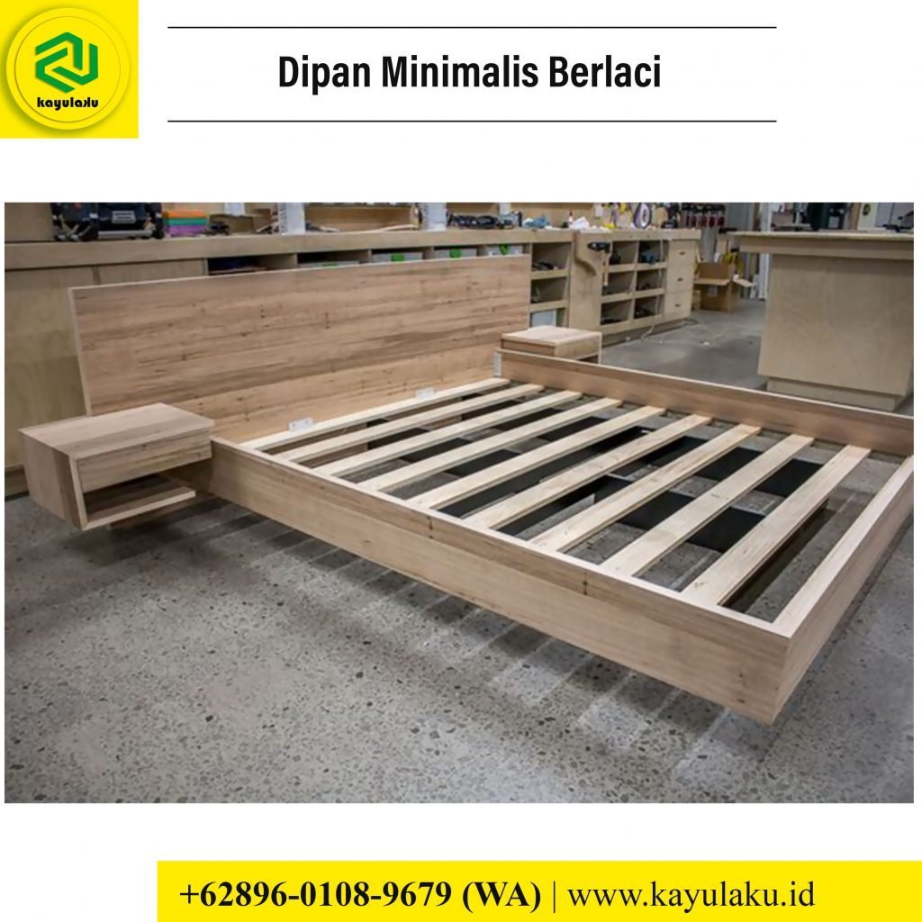 Кровать двуспальная деревянная