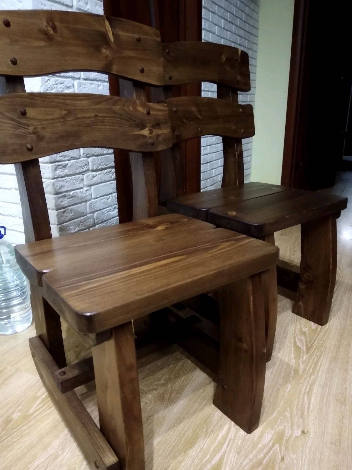 Необычные деревянные стулья