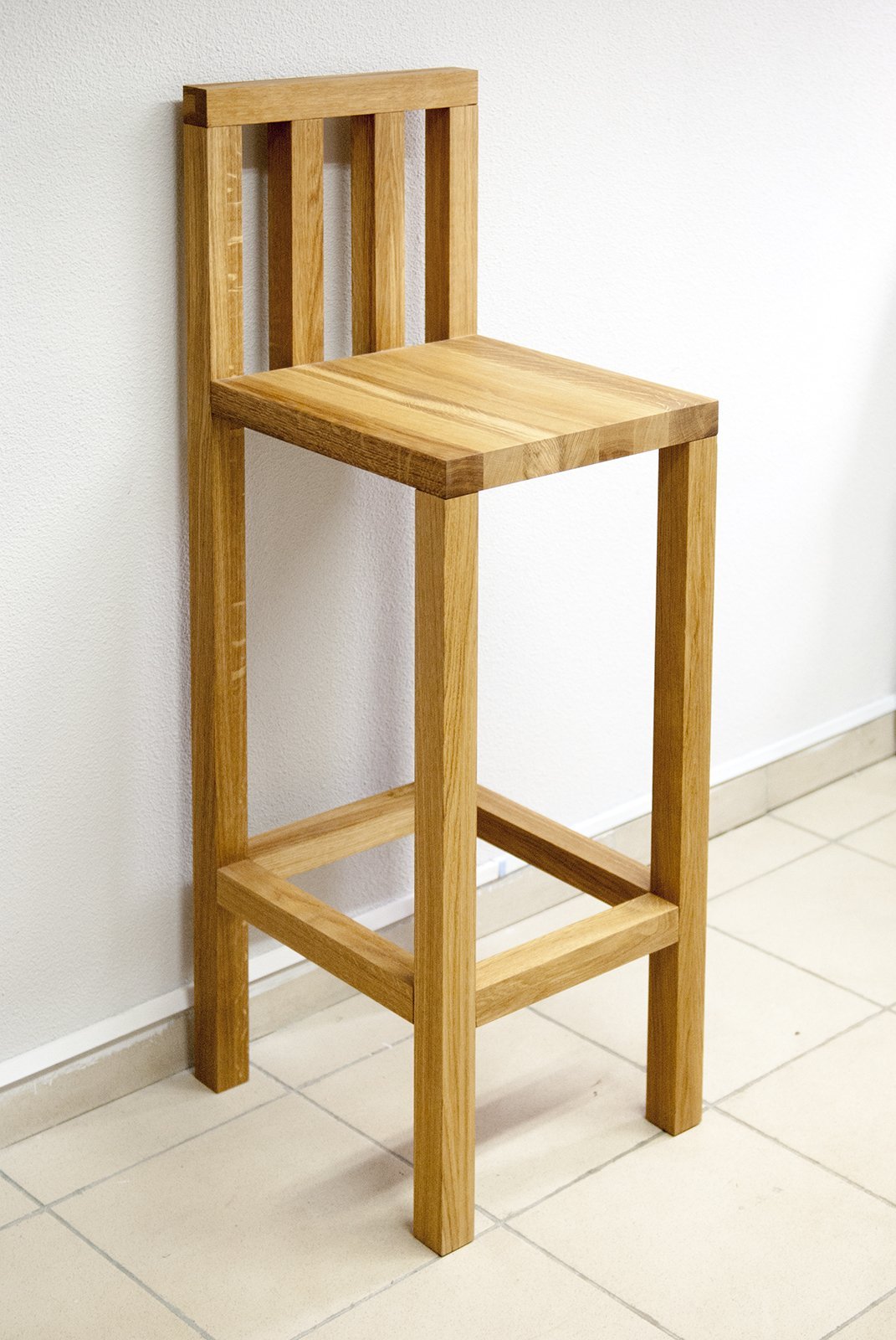 Барный стол деревянный