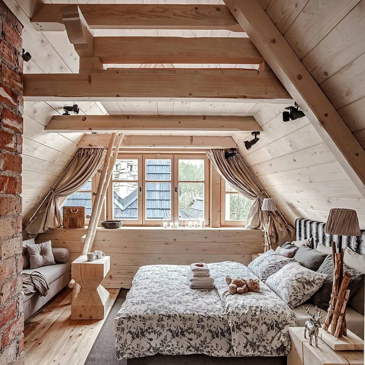 Кровать для дачи из дерева