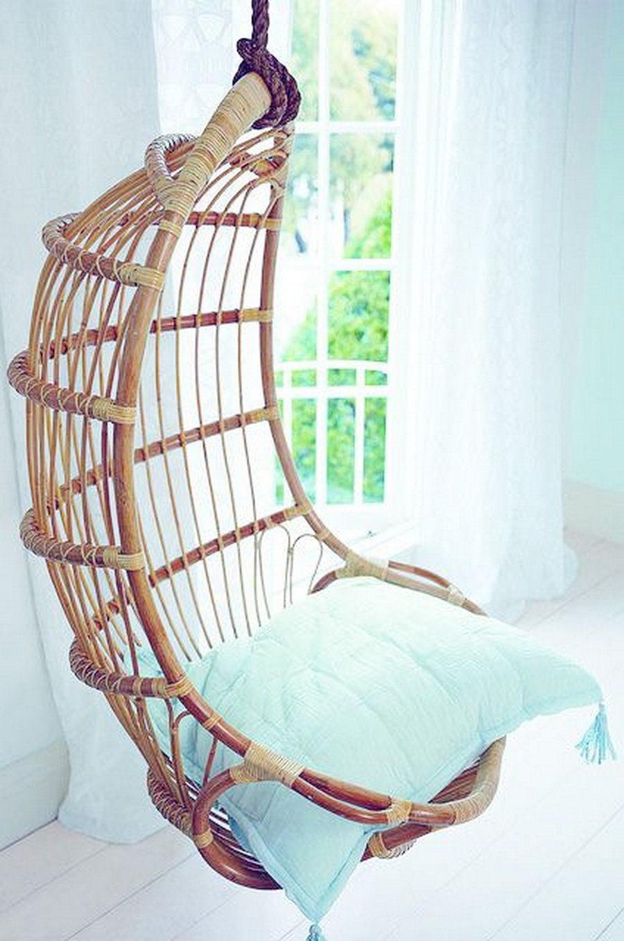 Ротанговое кресло подвесное