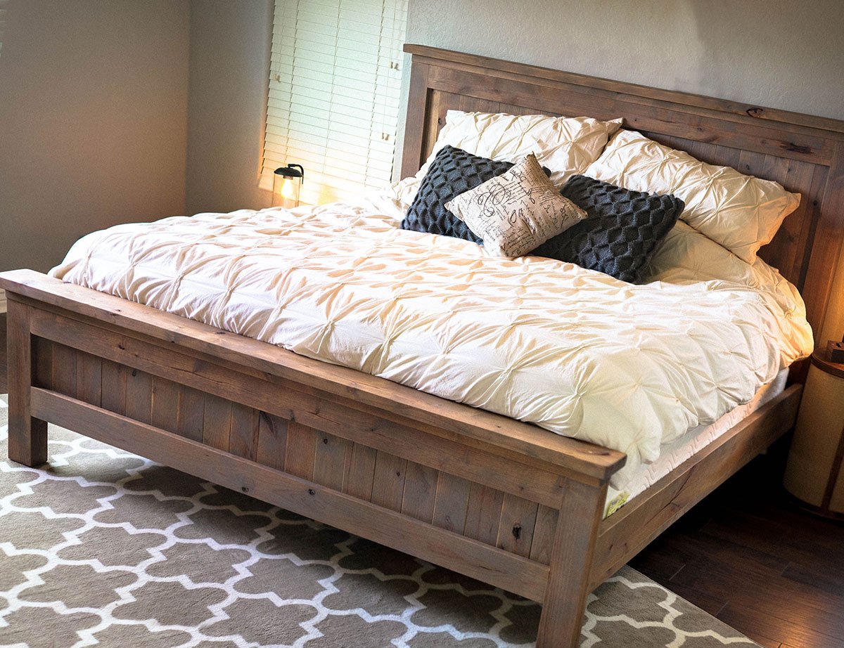 Кровать из массива дуба