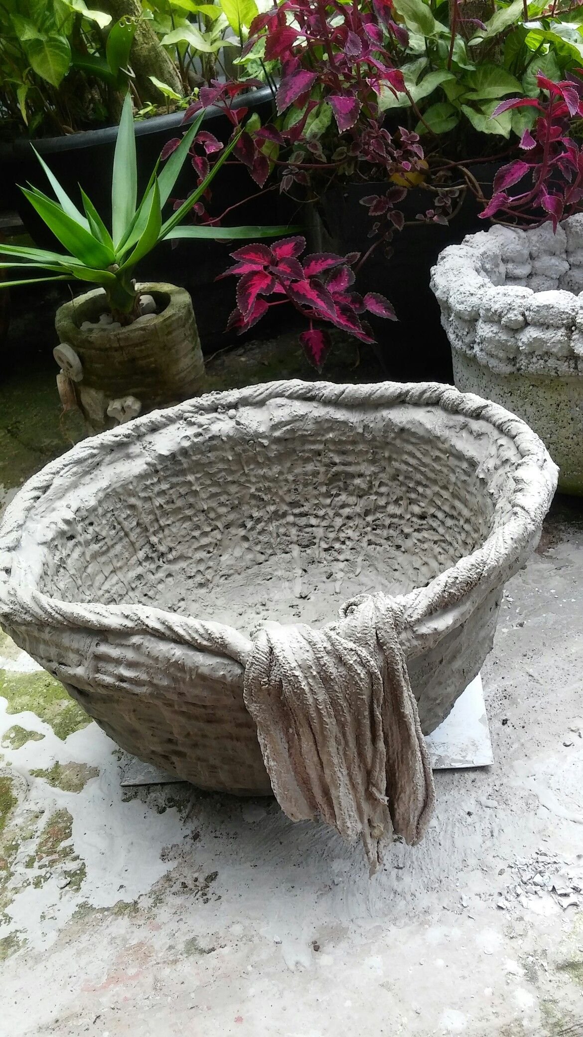 Вазоны из цемента