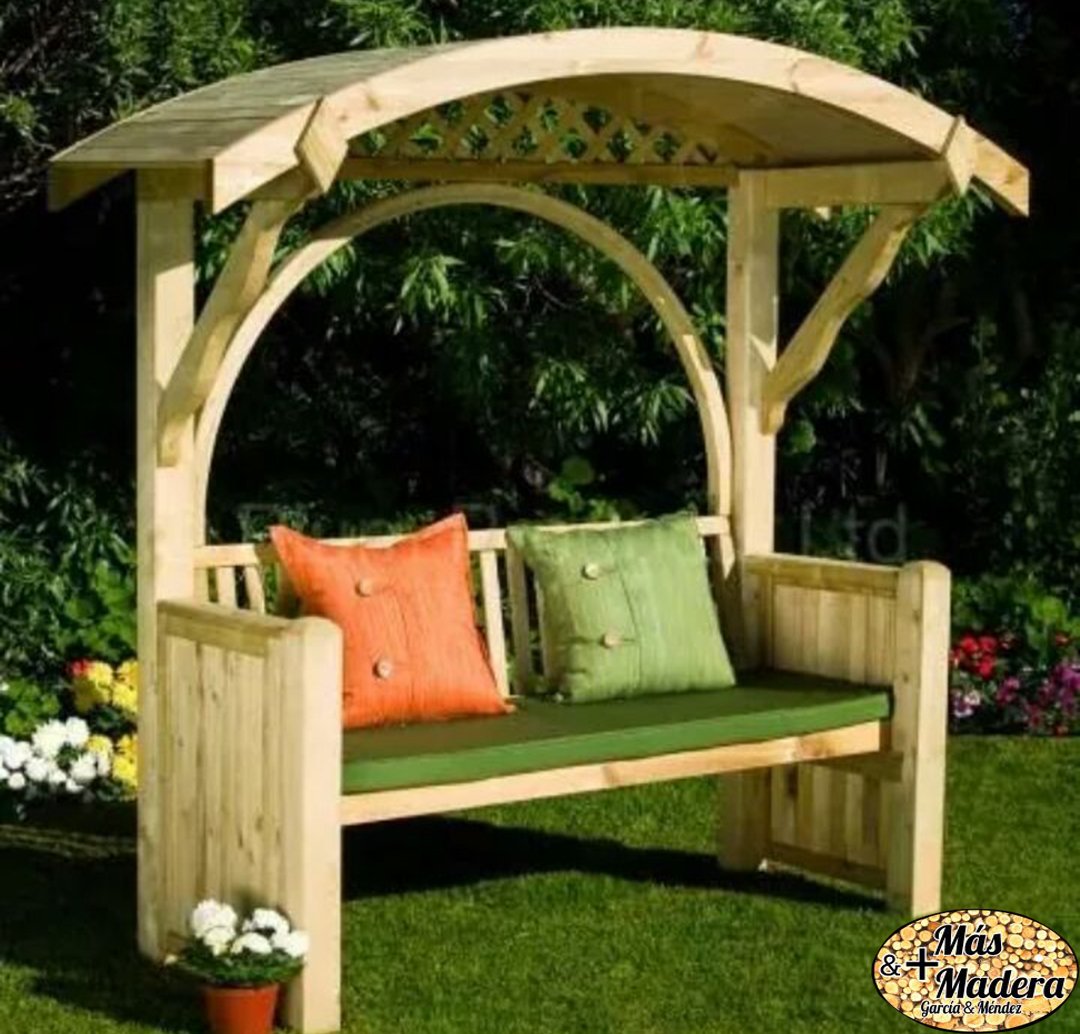 Скамья с навесом