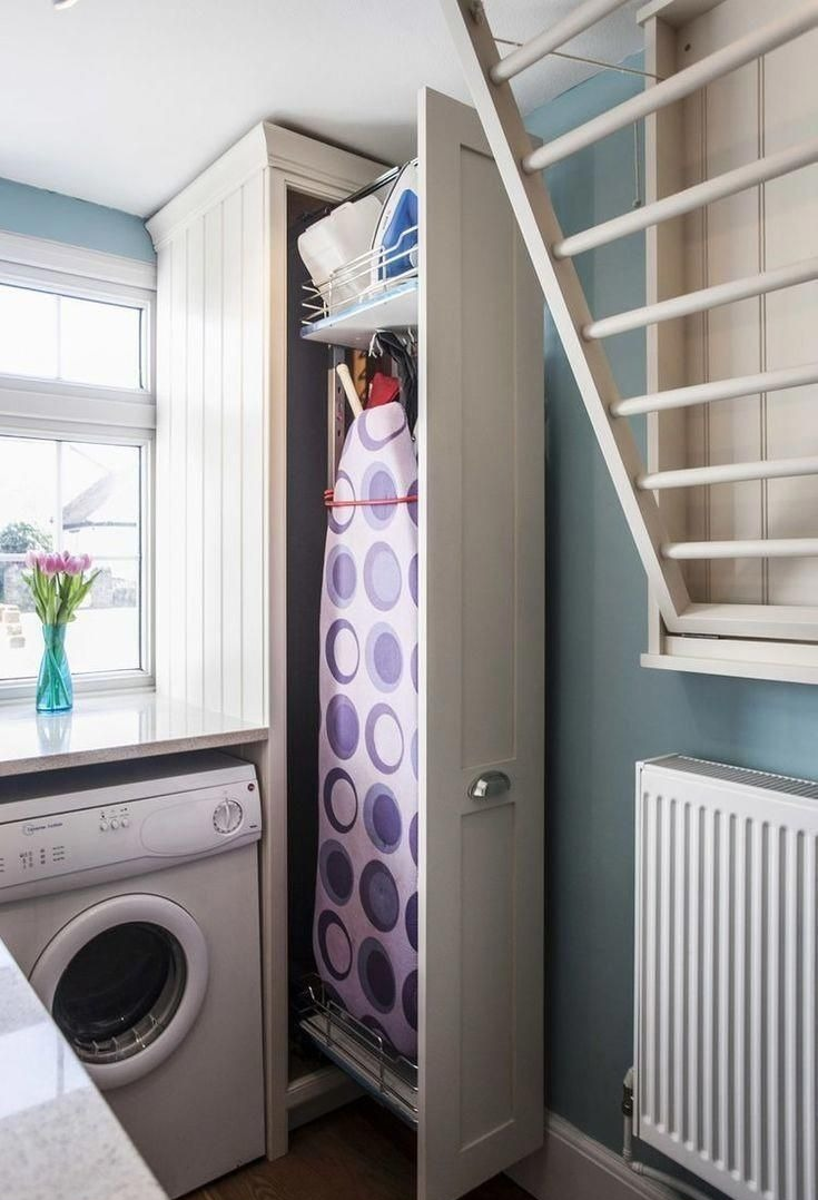 Гладильная доска в шкафу