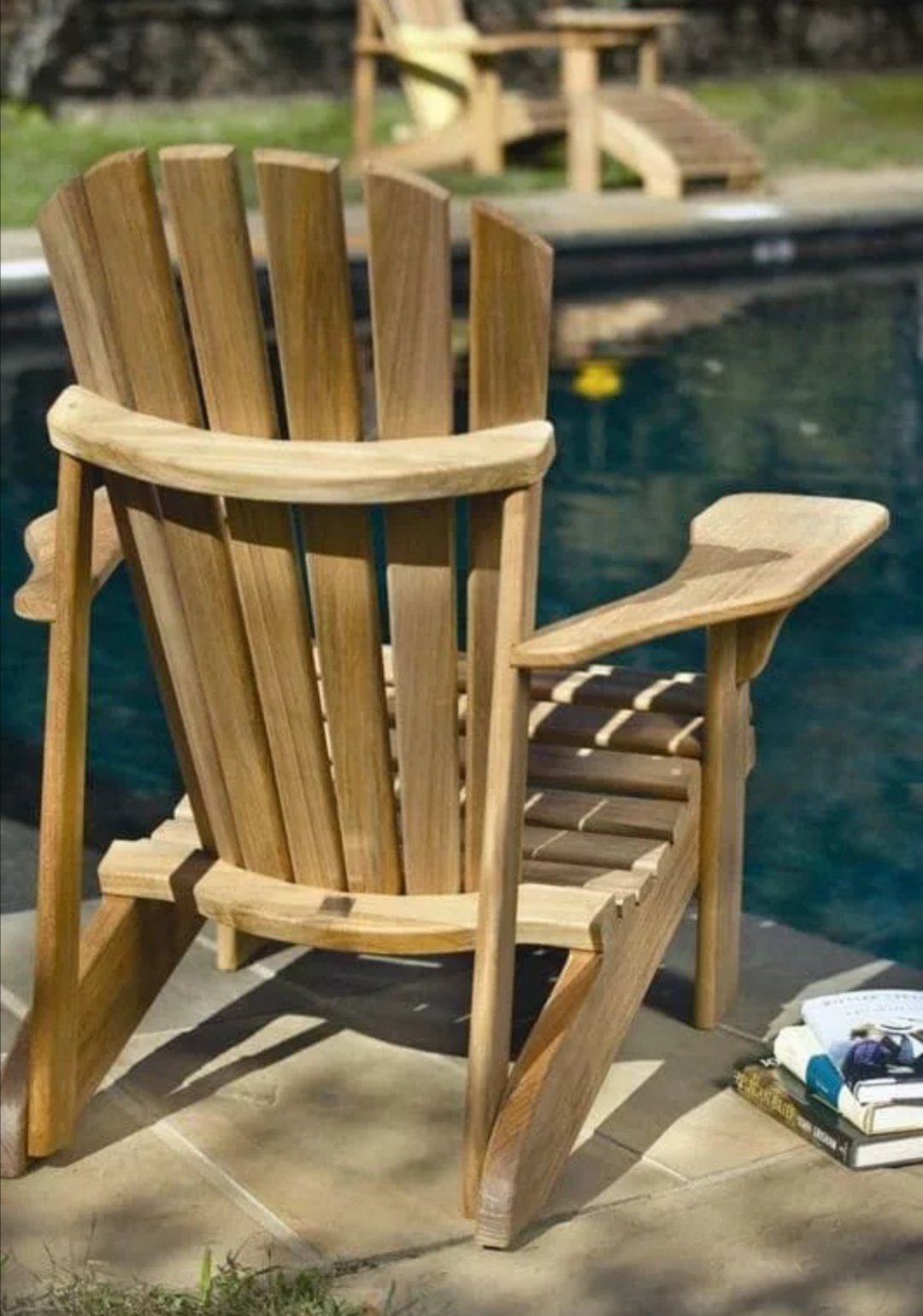 Кресло из дерева для дачи