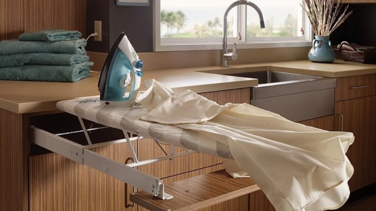 Встроенная гладильная доска