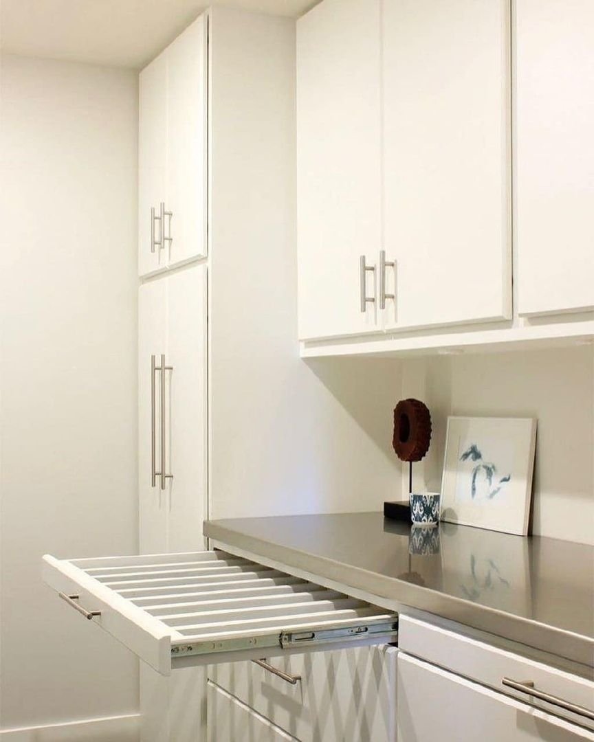 Выдвижная сушилка для белья из шкафа