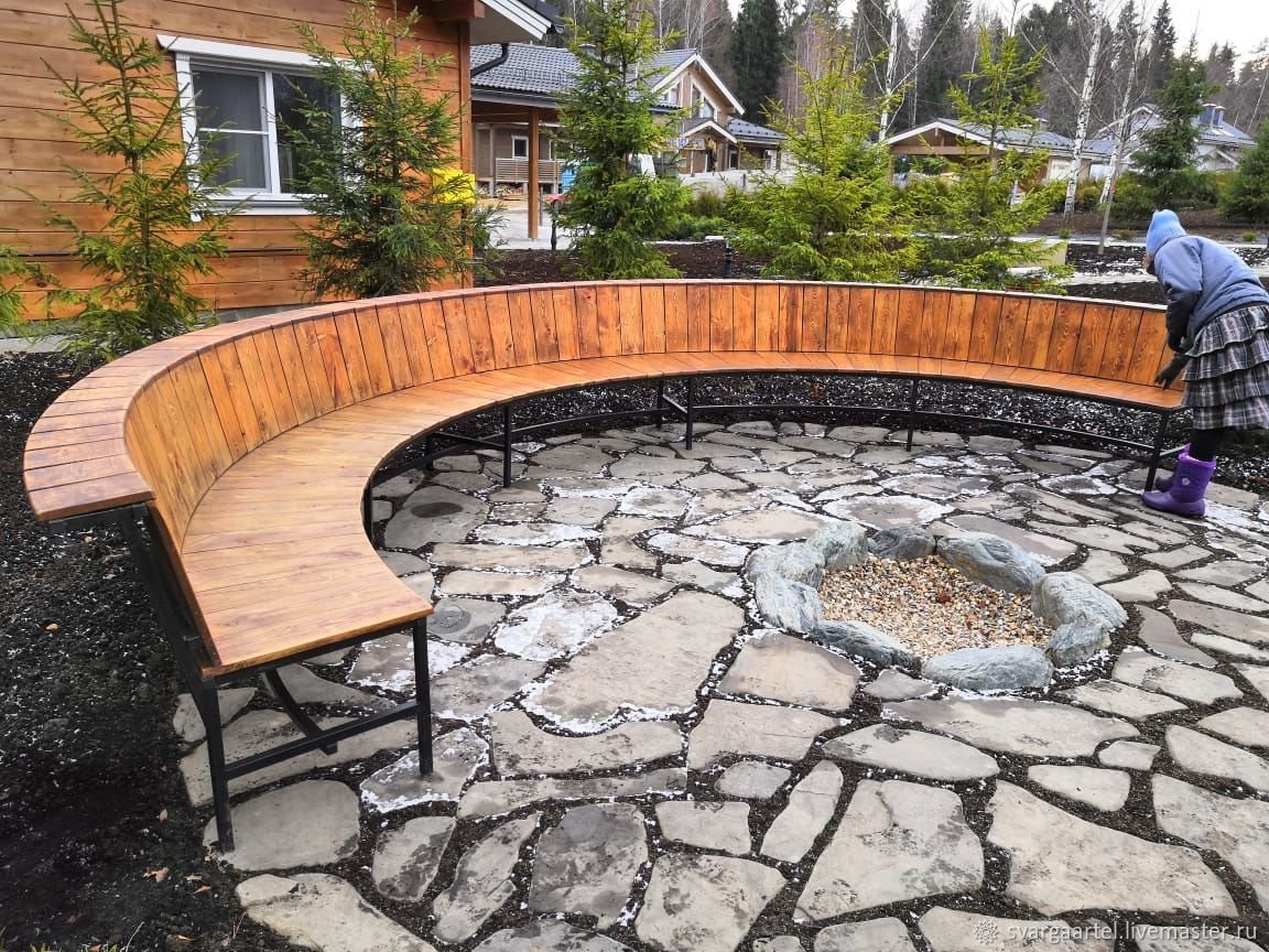 Полукруглая скамья для кострища