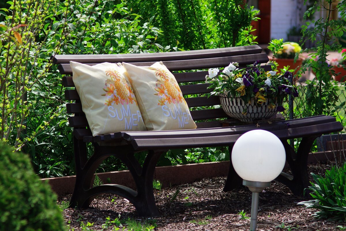 Красивые скамейки для сада