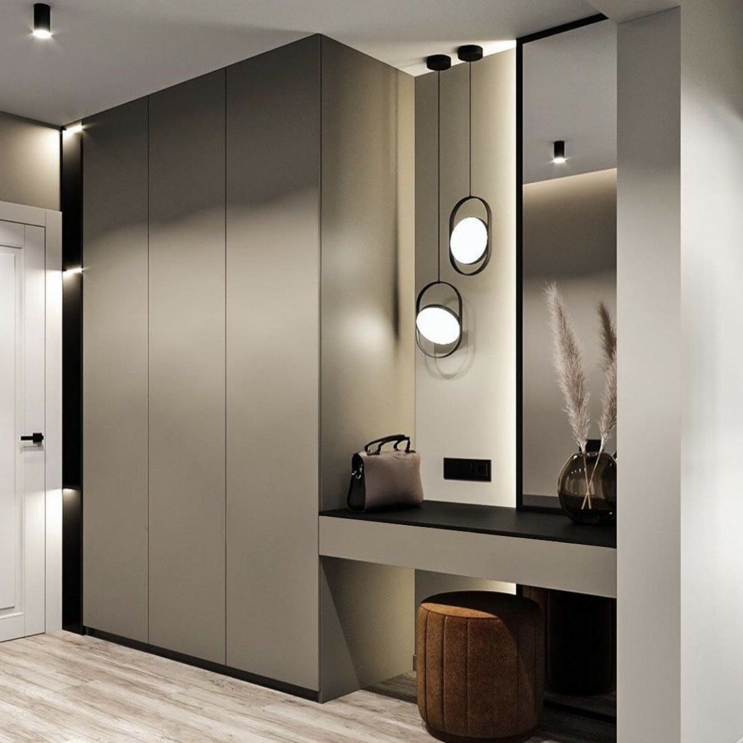 Стильный шкаф в прихожую