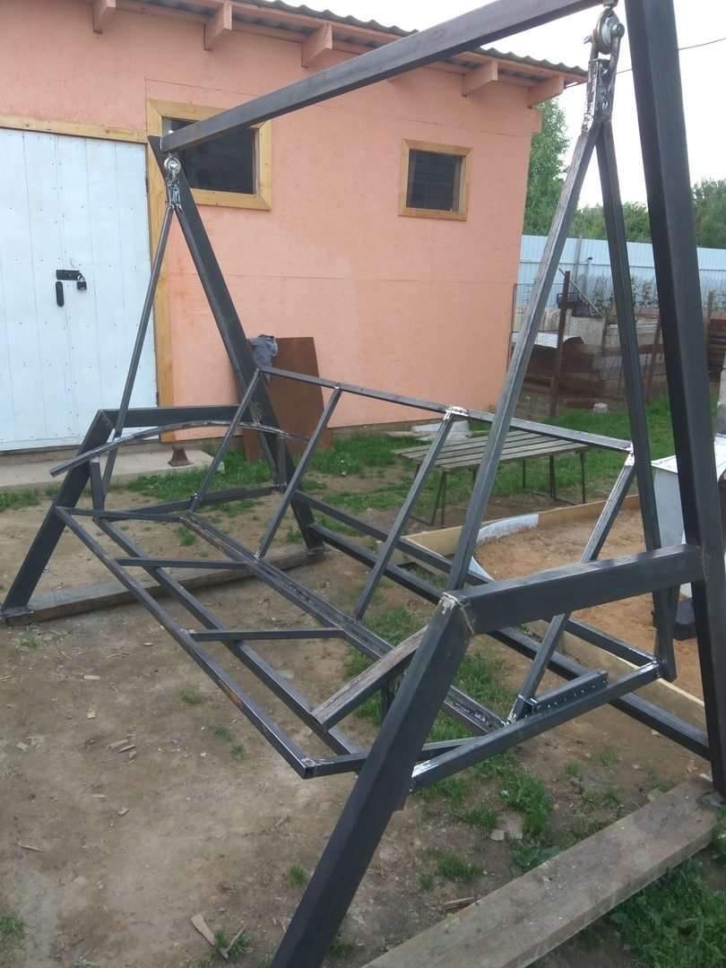 Качели из профильной трубы
