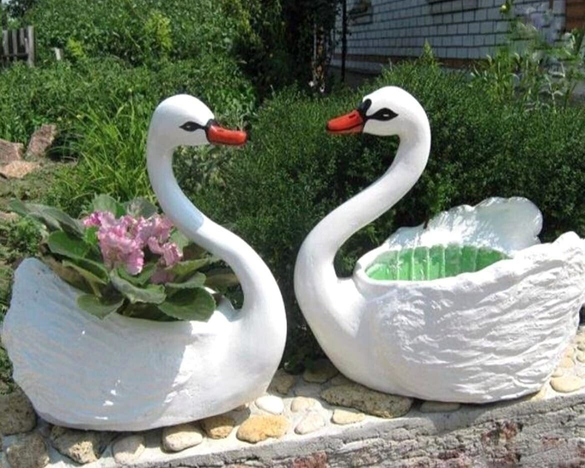 Самодельный горшок лебеди