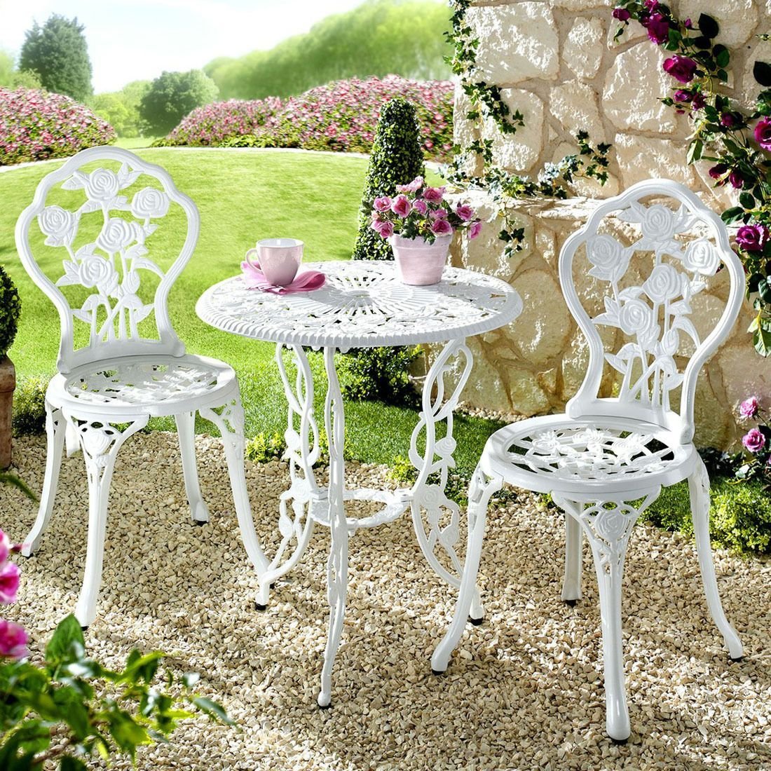 Садовая мебель стол и стулья белый