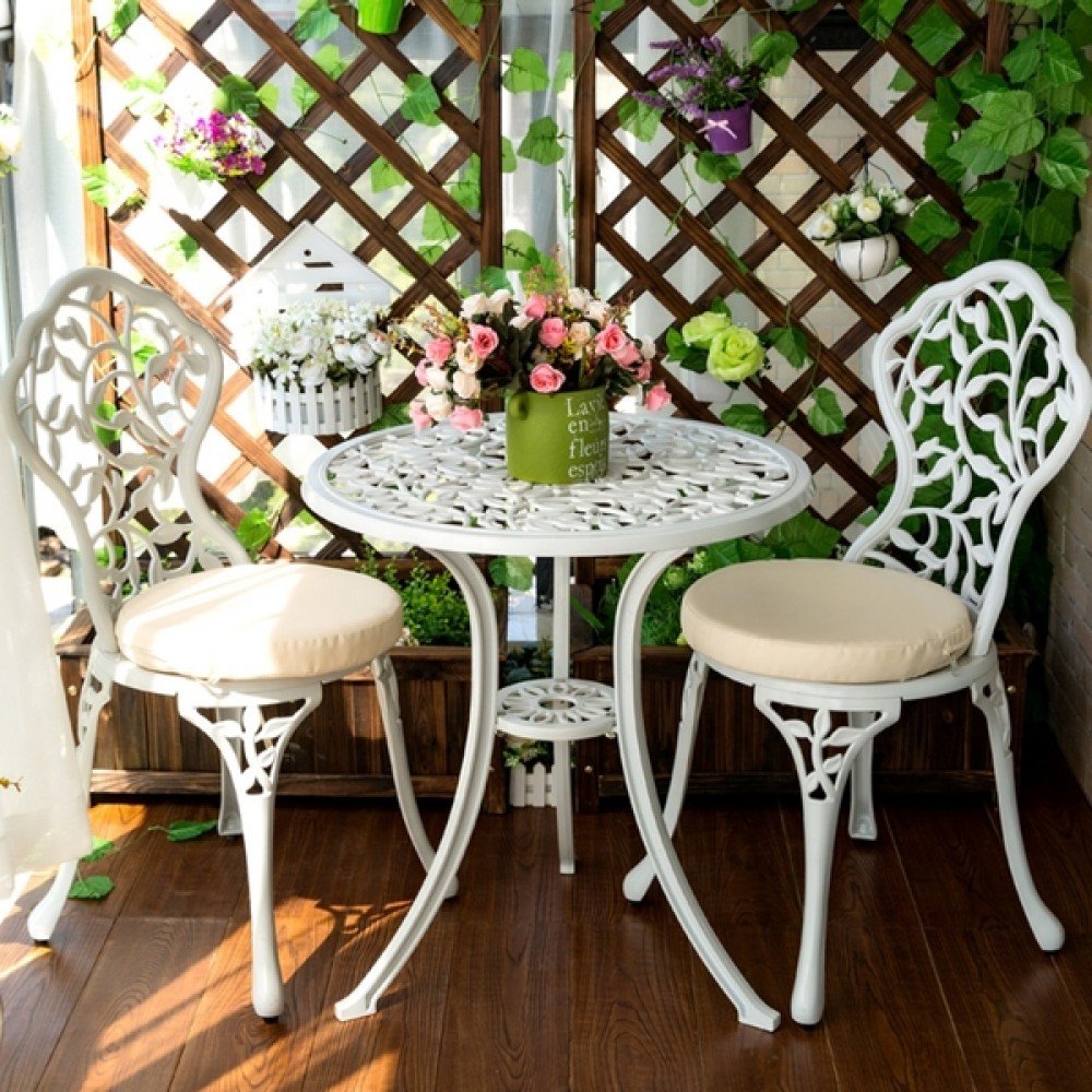 Кресло и столик на балкон