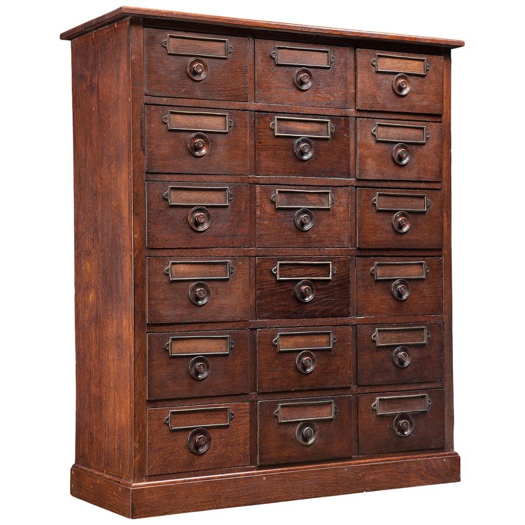 Картотечный деревянный шкаф