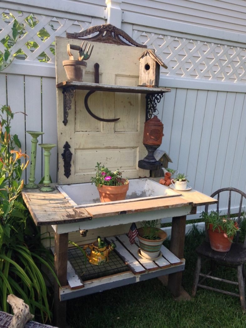 Красивый дачный умывальник