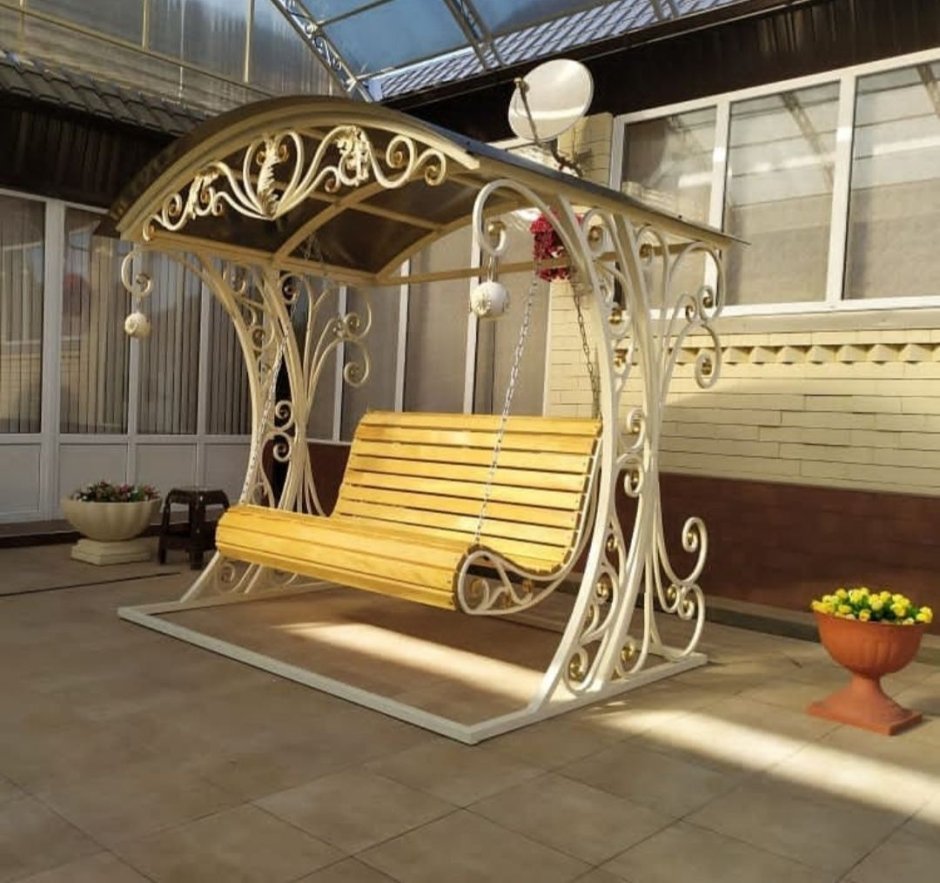 Кованые качели шикарные