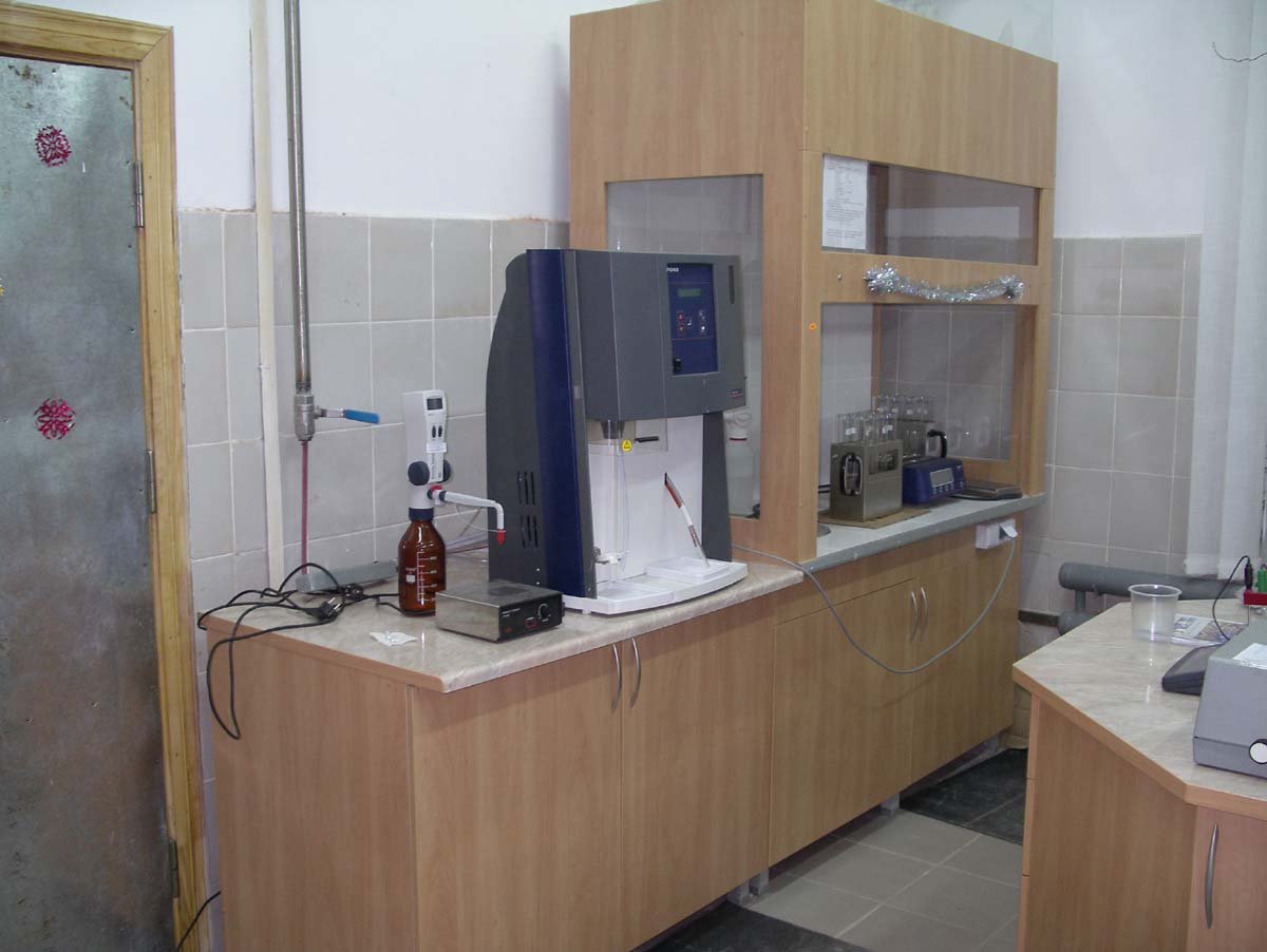 Шкаф вытяжной для кабинета химии