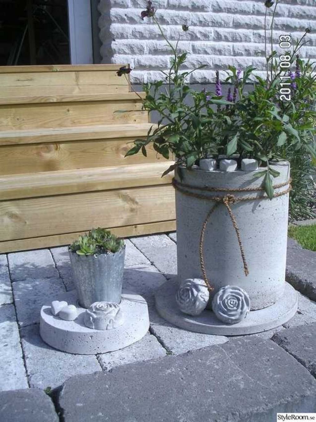 Кашпо из бетона для сада