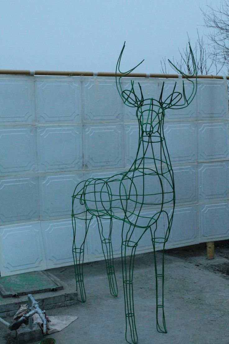 Олень из арматуры