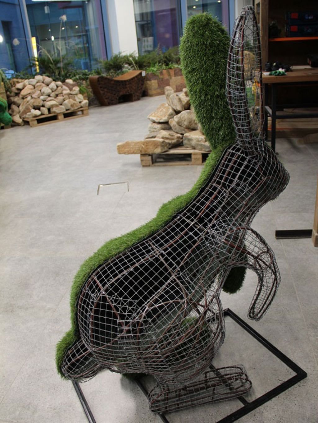 Скульптуры из искусственного газона