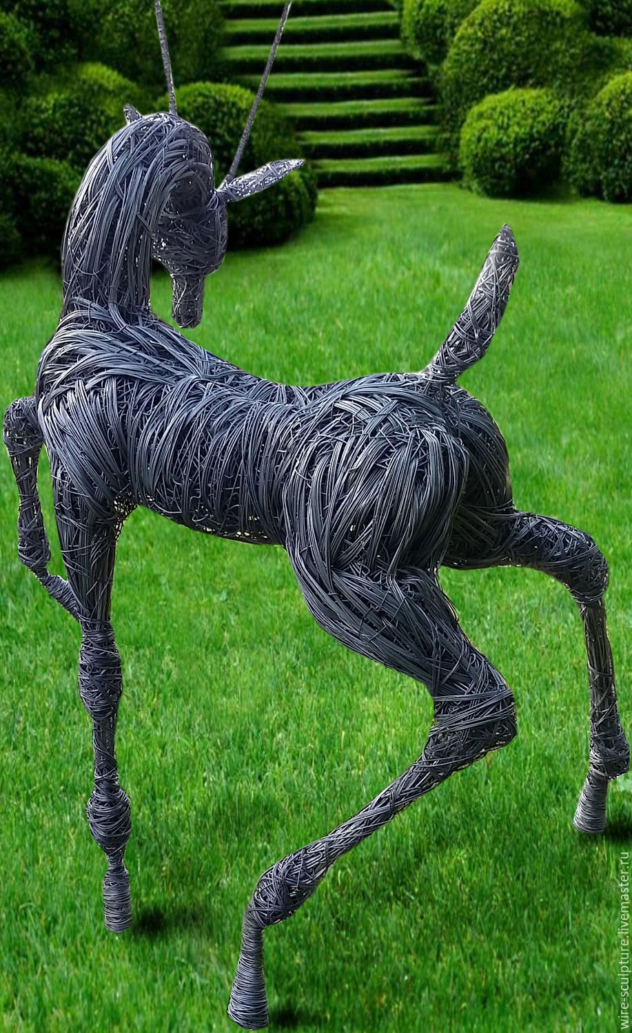 Фигуры из проволоки для сада