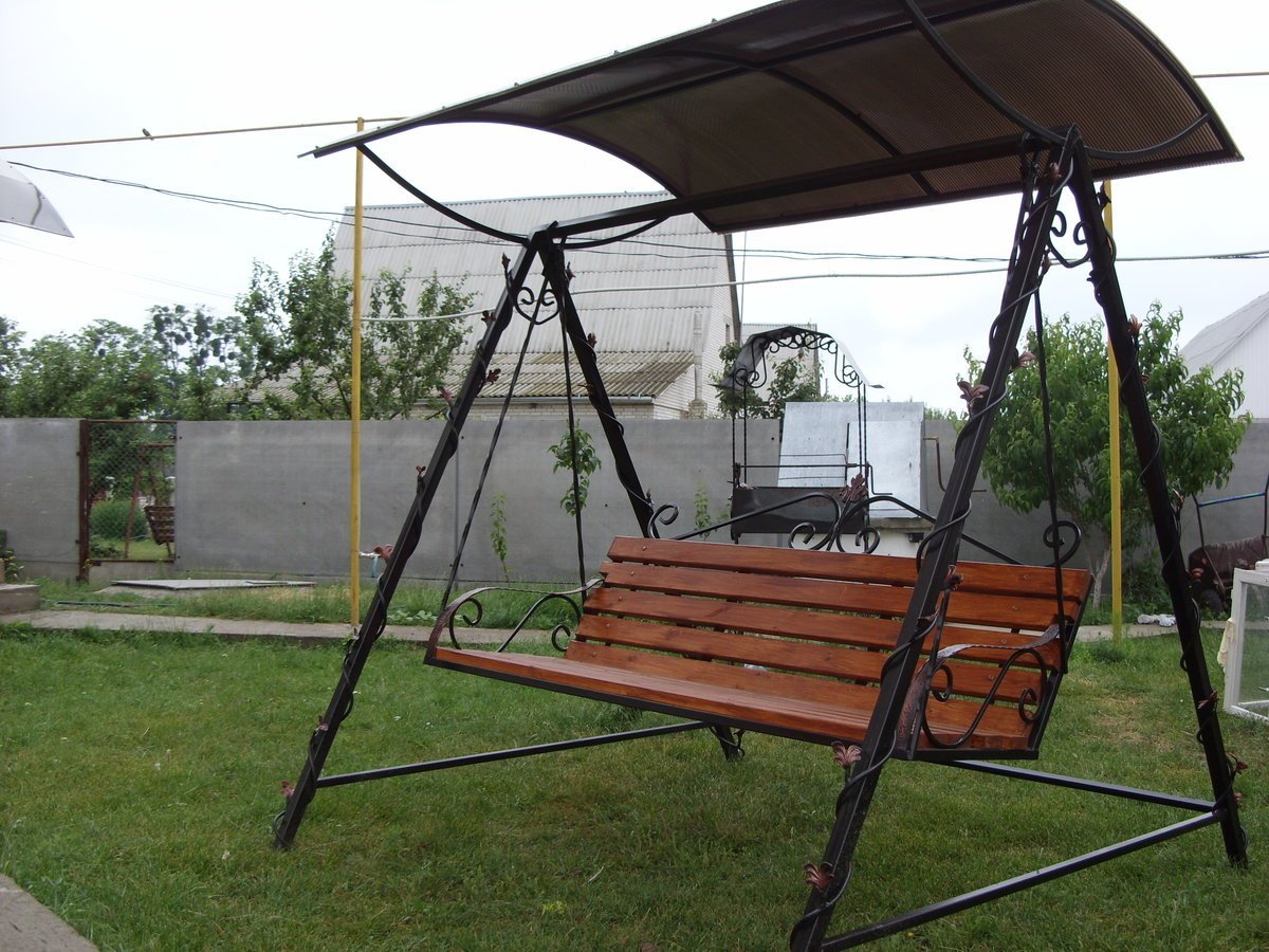 Качели с профильной трубы