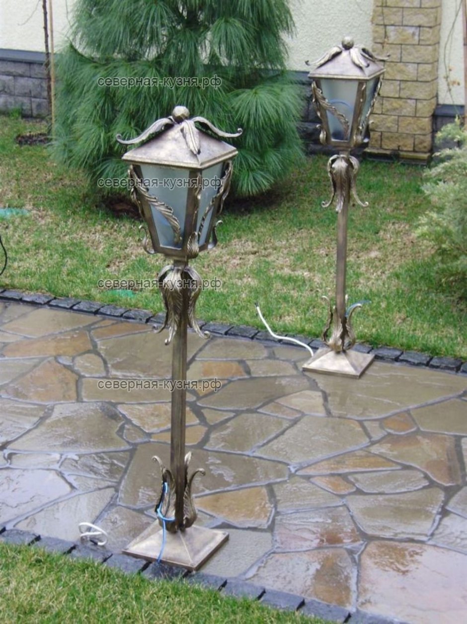 Кованые садовые фонари