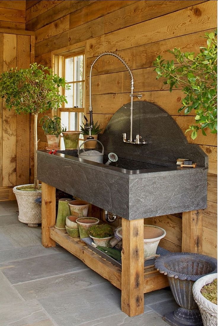 Умывальник для дачи в интерьере