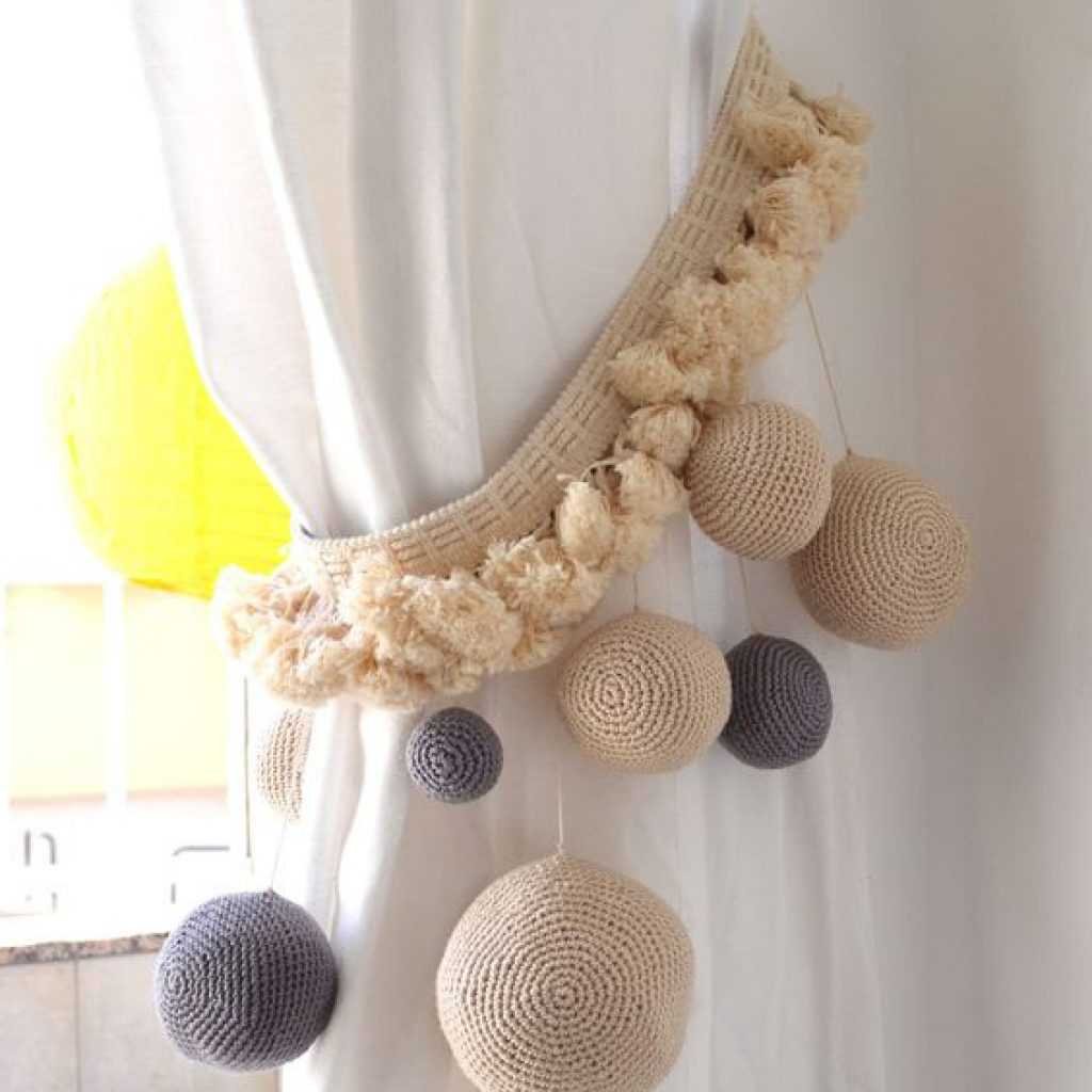 Вязаный декор