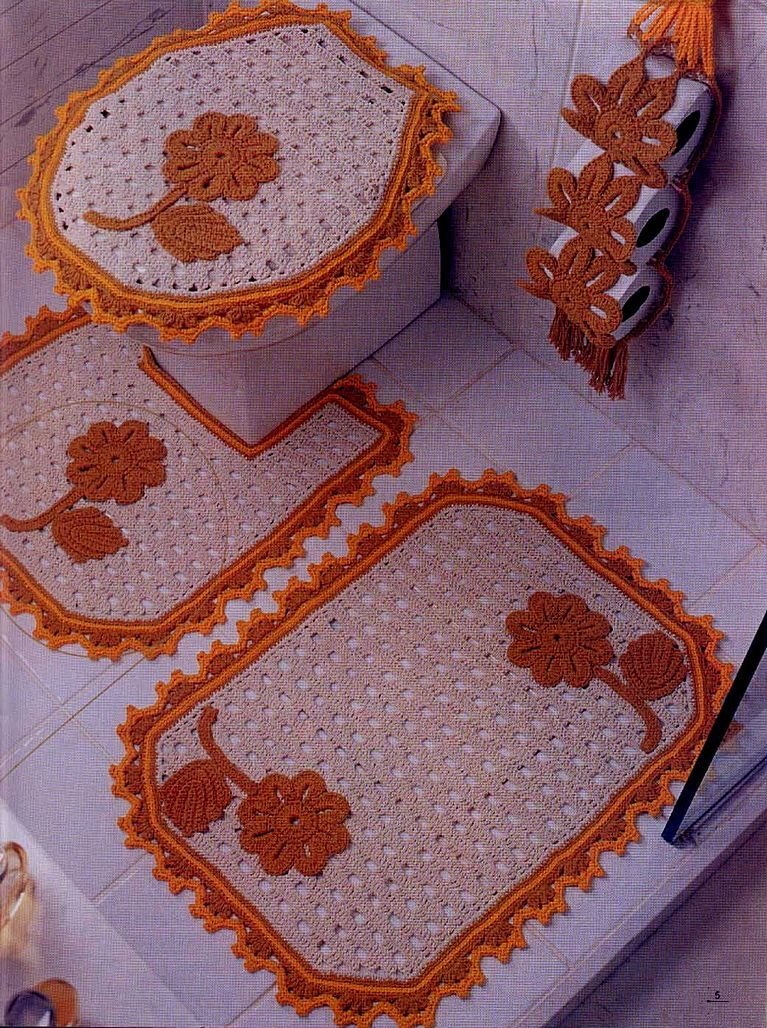 Вязаный коврик в ванну