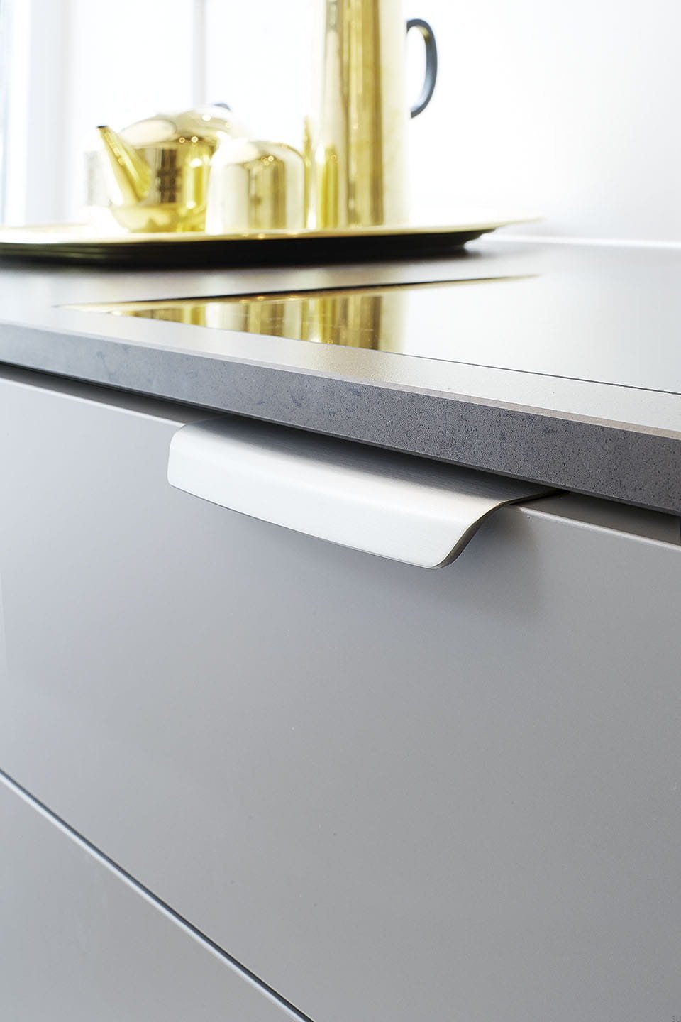 Накладные ручки на кухонные фасады