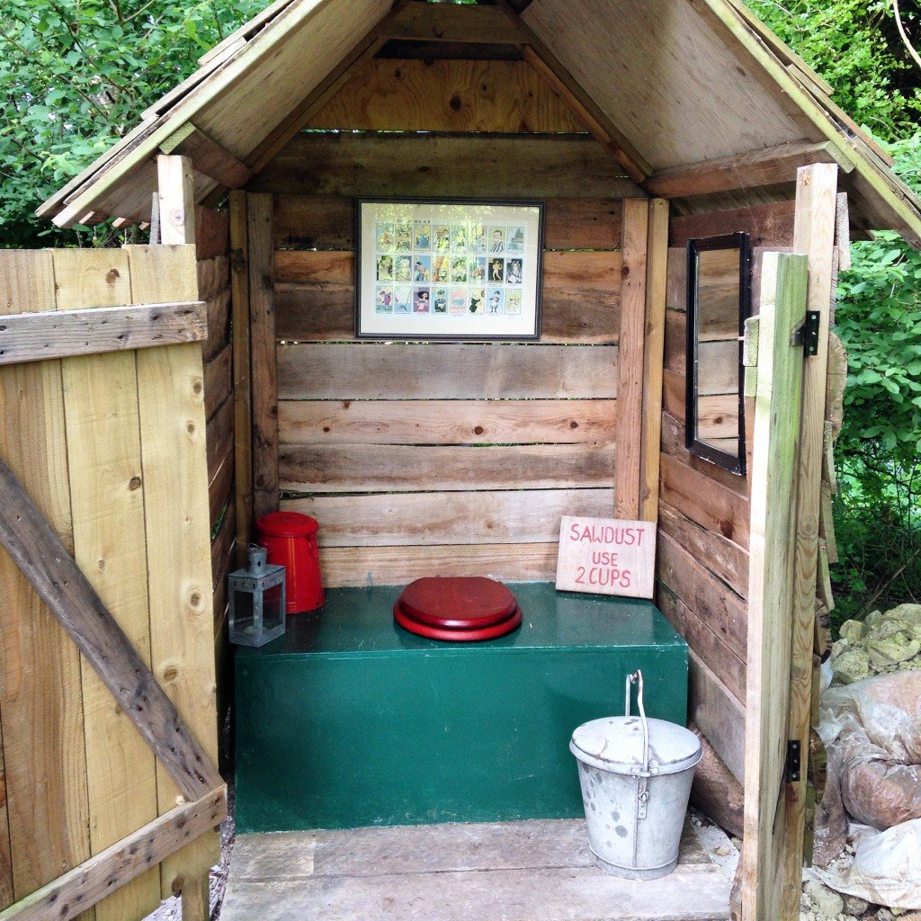 Туалет дачный