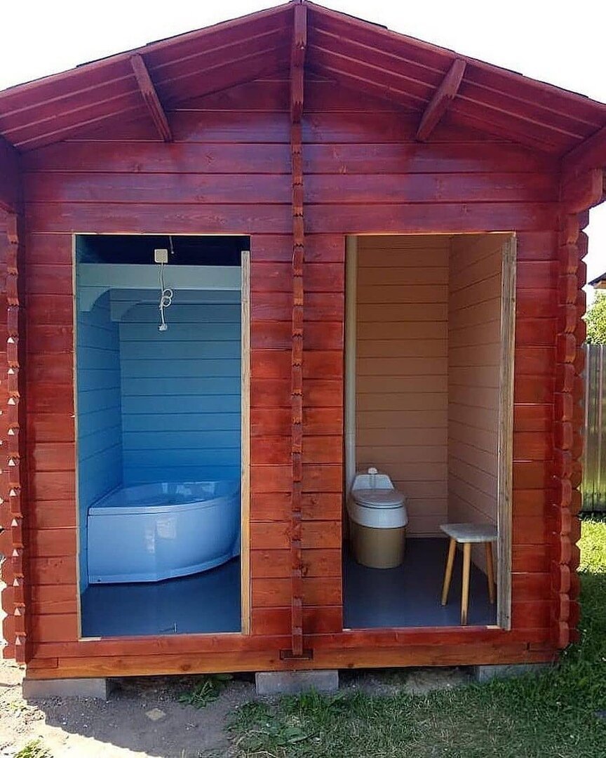Уличный туалет с душем для дачи