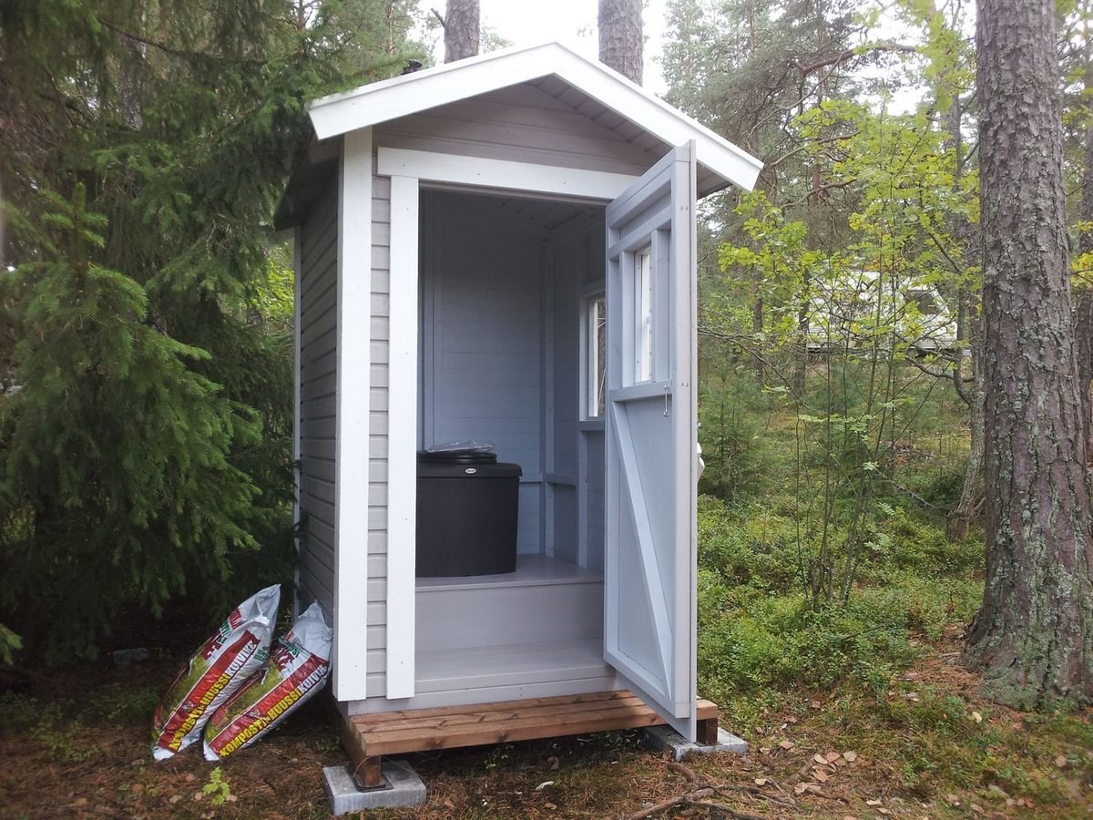 Туалетный домик для дачи
