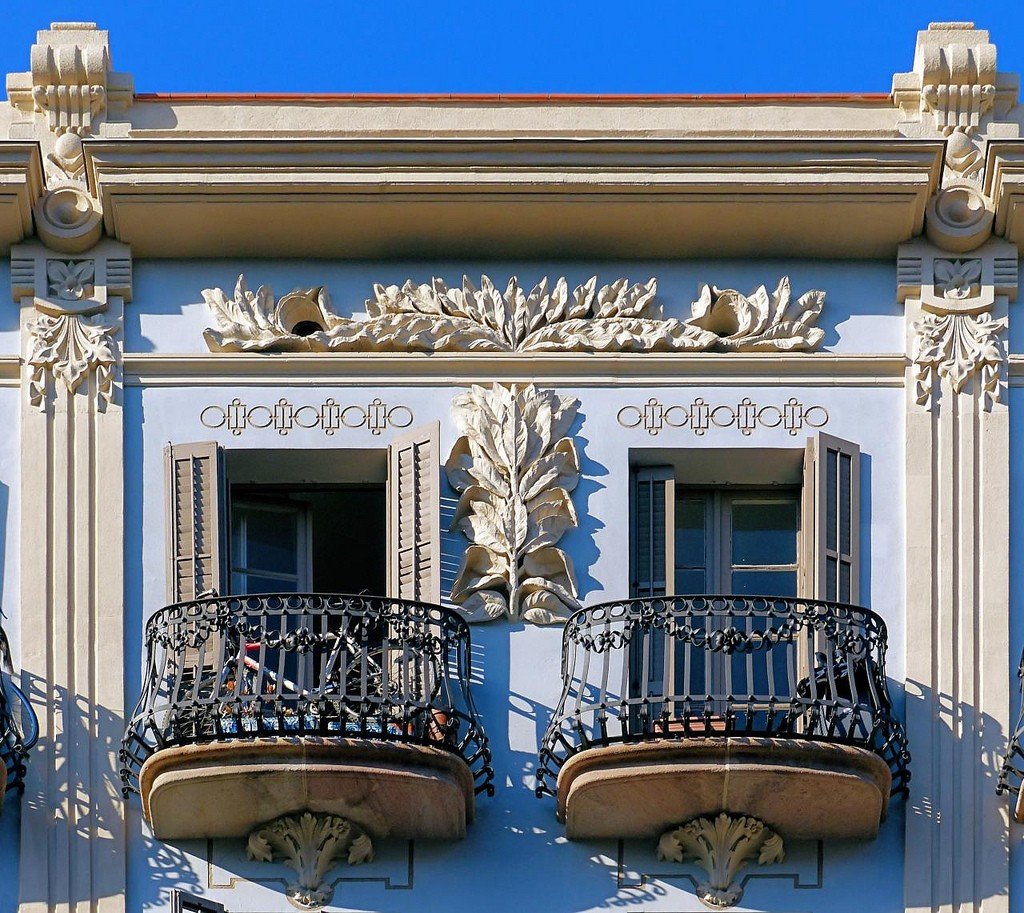 Фасад в стиле Ампир