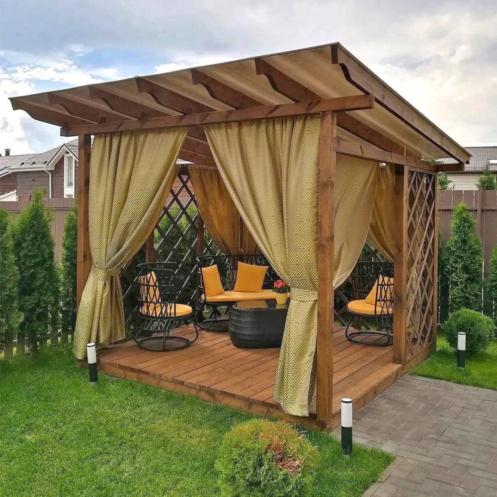 Деревянная беседка со шторами