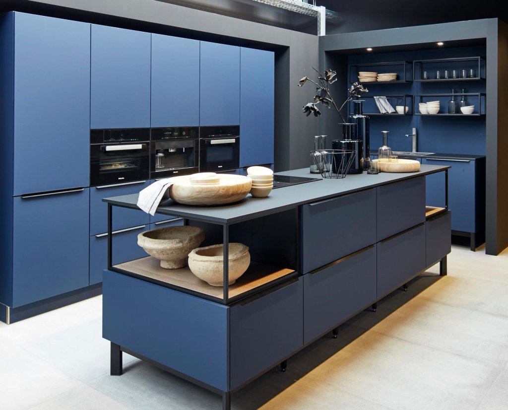 Синие кухни