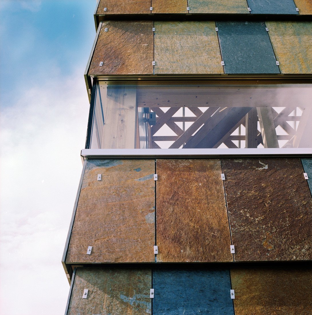 Плоский шифер на фасад дома