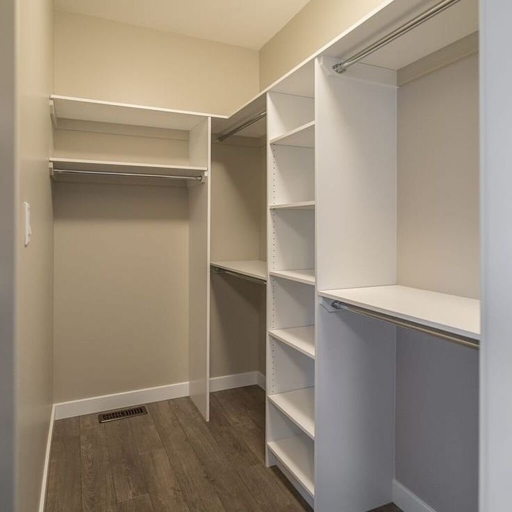 Небольшая гардеробная