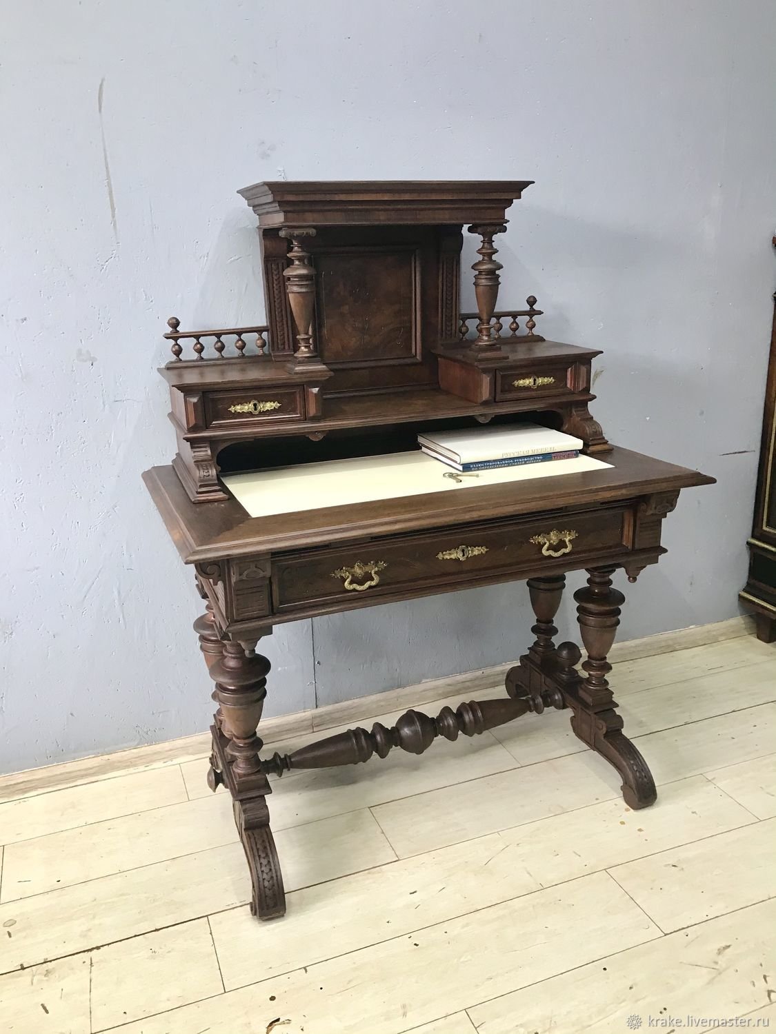 Письменный стол бюро под старину